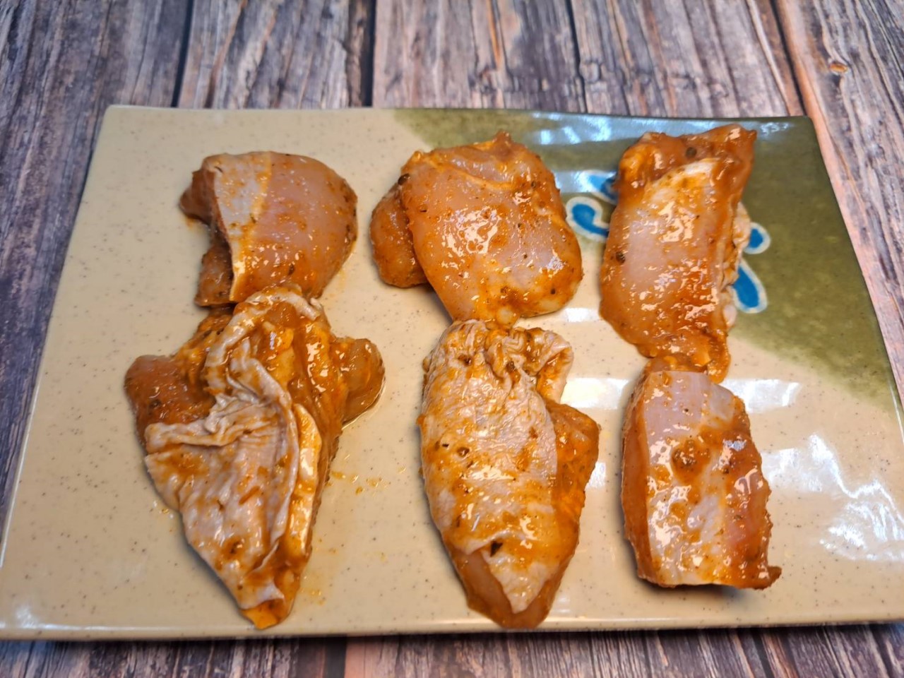 醃漬美式帶皮腿肉丁